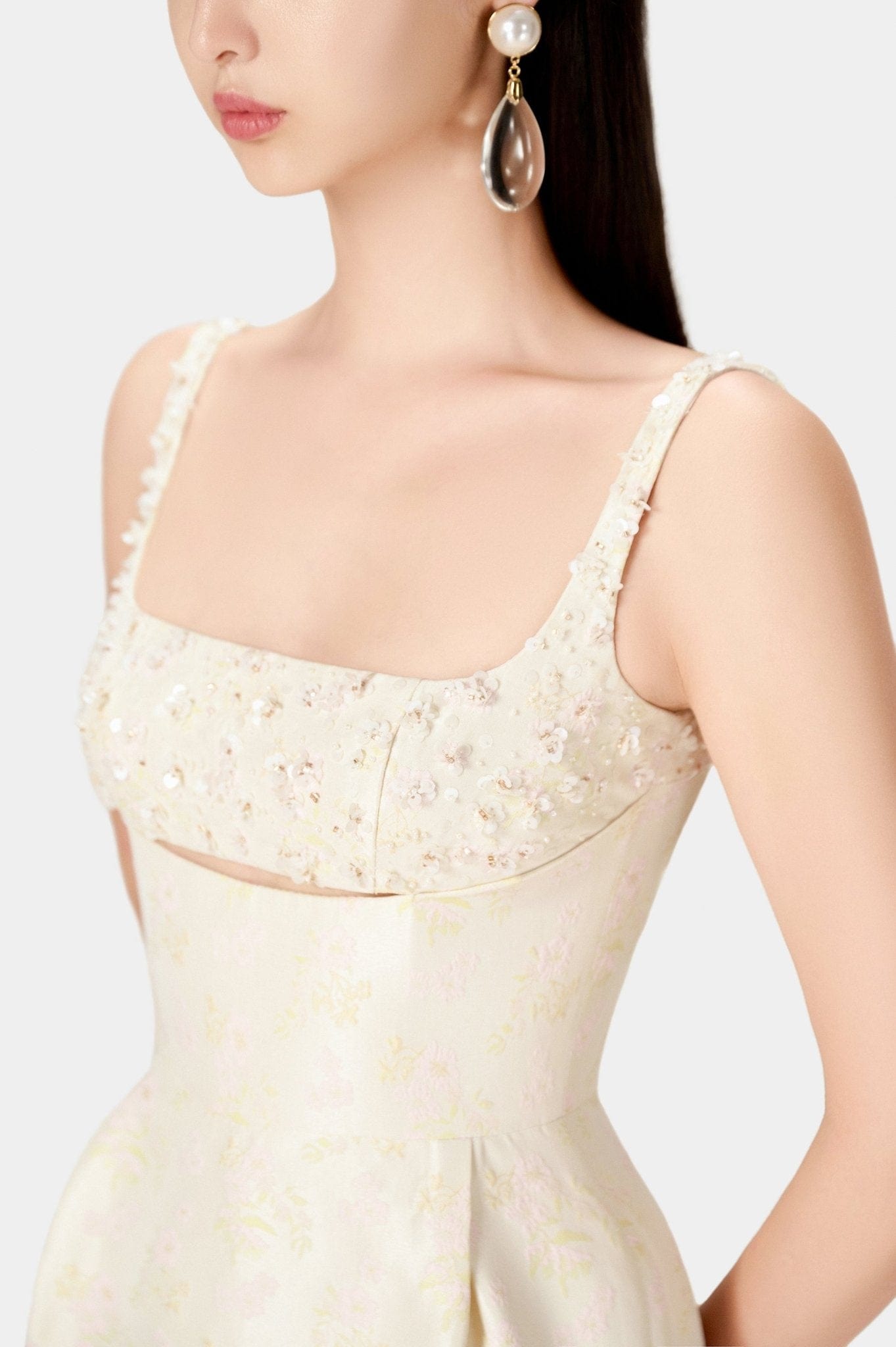 Beaded Brocade Pencil - Montsand