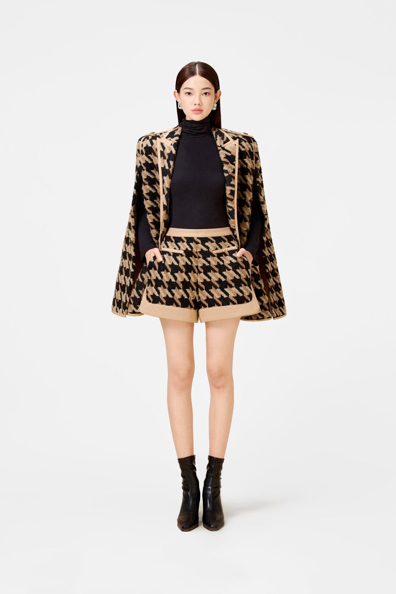 Black and Brown Houndstooth Cape - Montsand