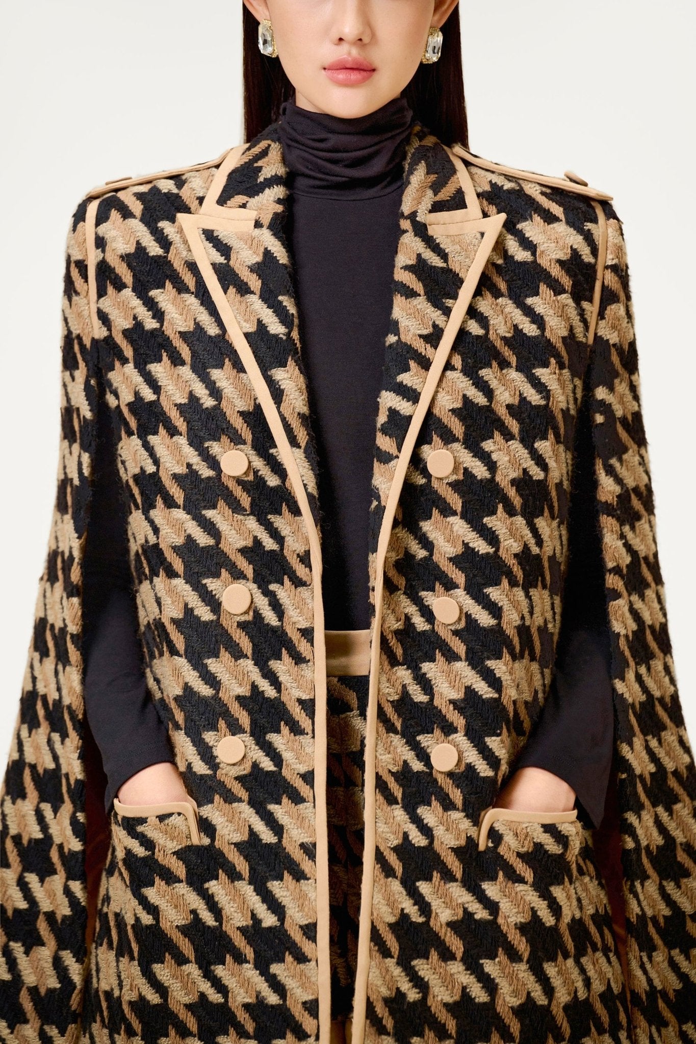 Black and Brown Houndstooth Cape - Montsand
