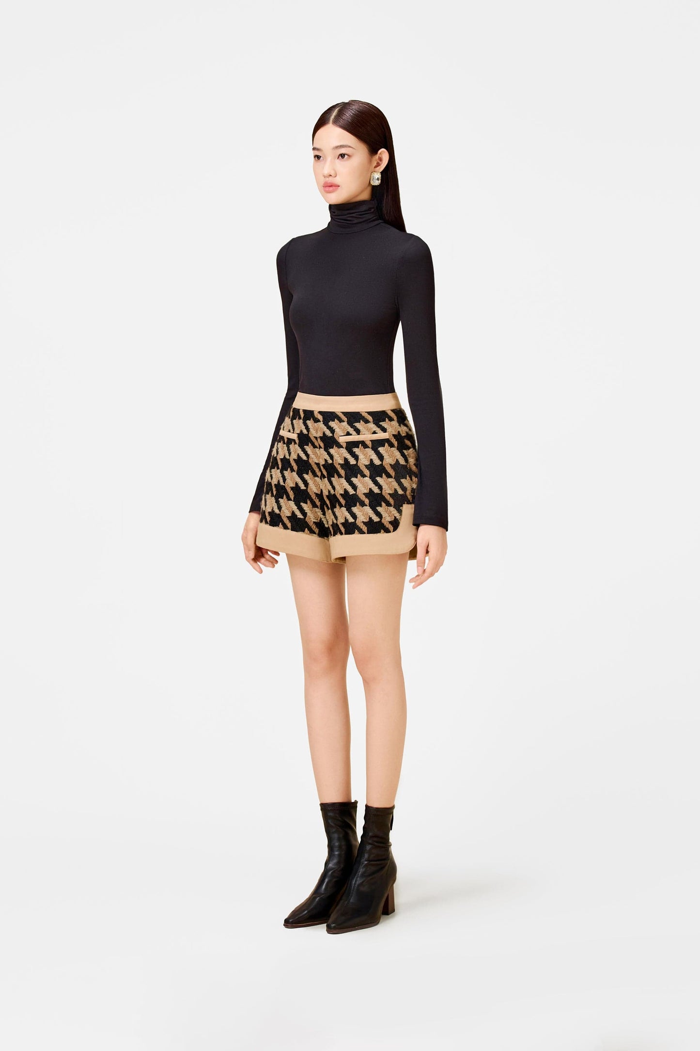 Black and Brown Houndstooth Shorts - Montsand