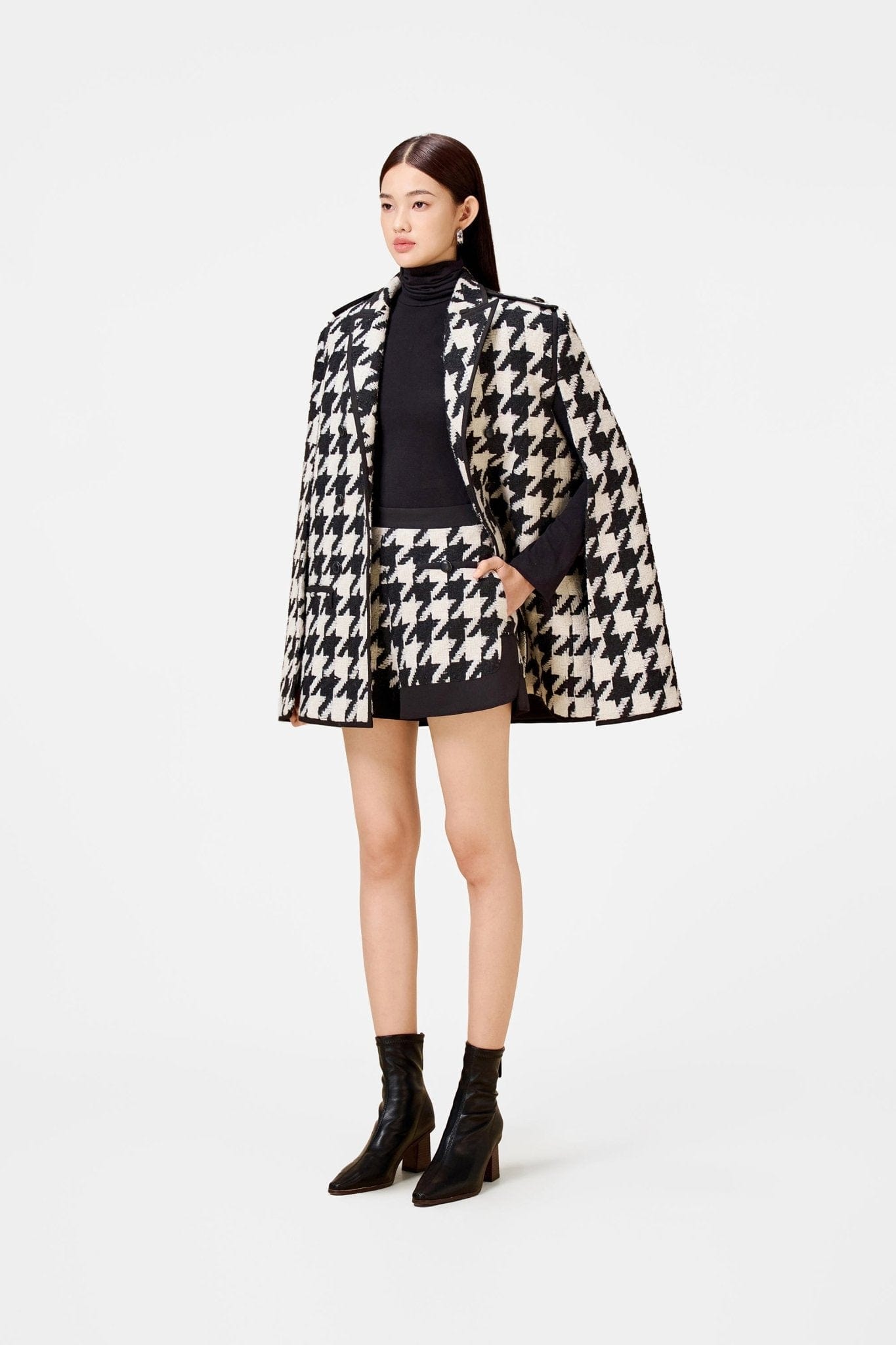 Black Houndstooth Cape - Montsand