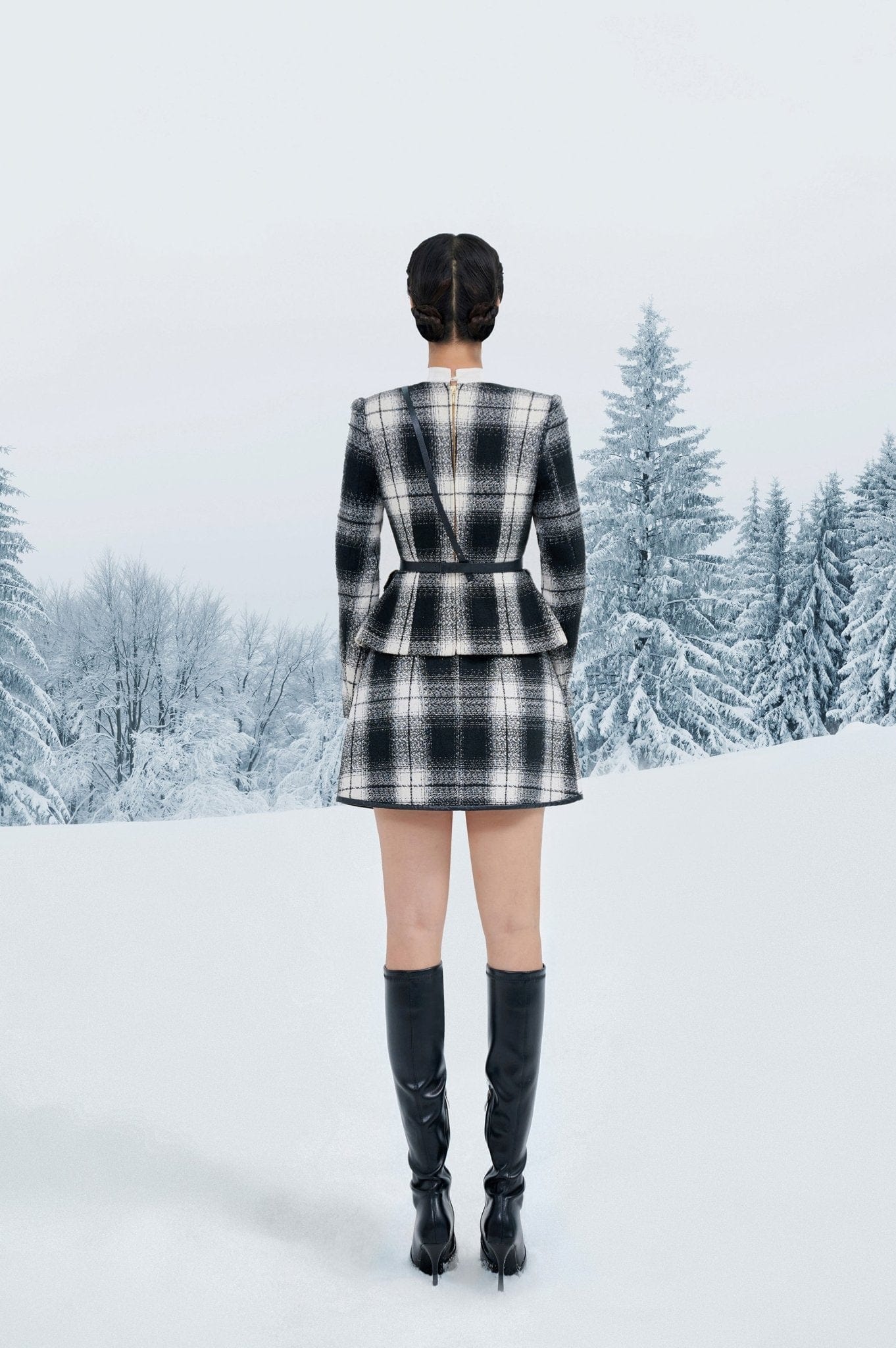 cv27 kẻ đen - Montsand