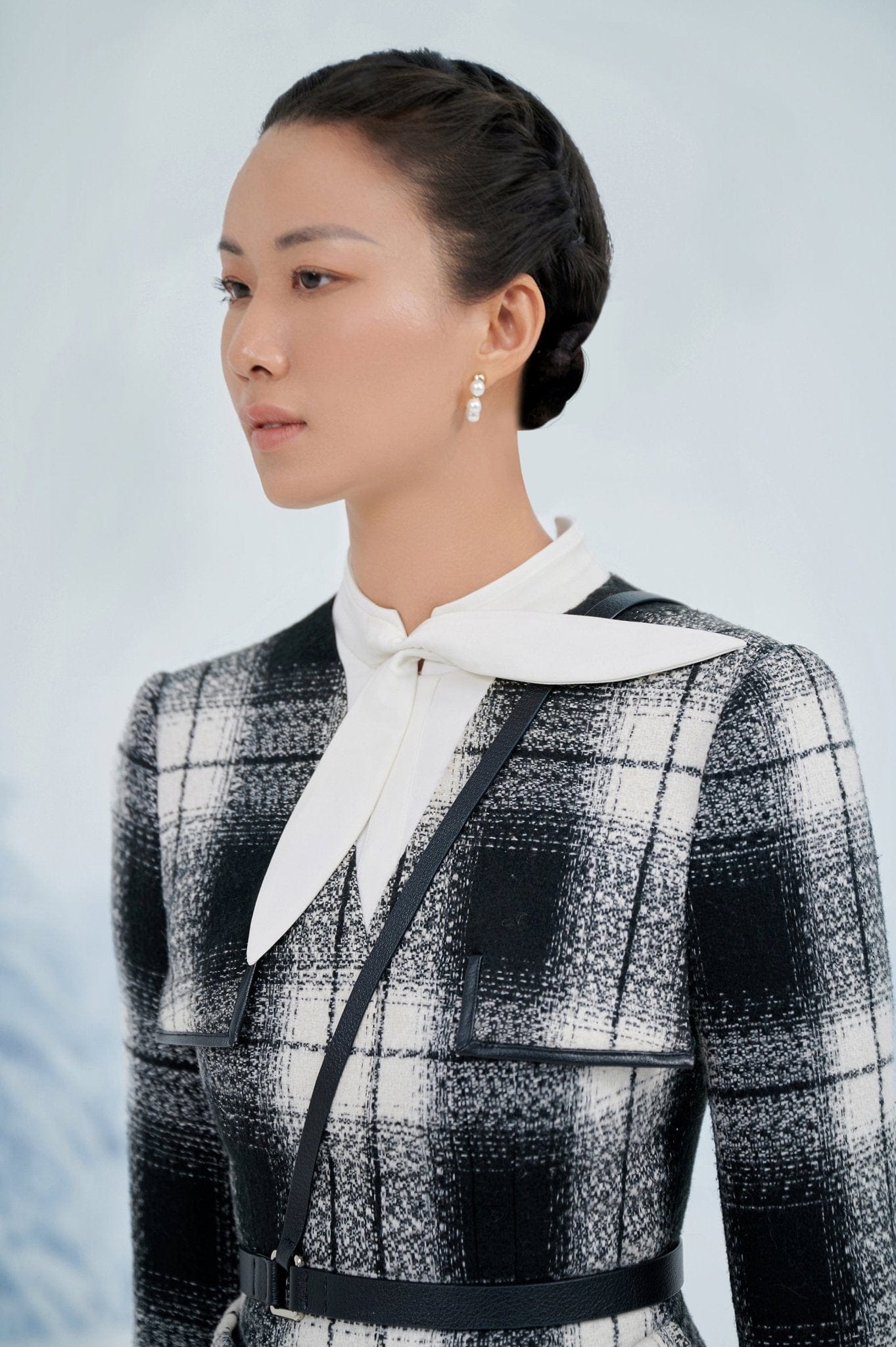 cv27 kẻ đen - Montsand