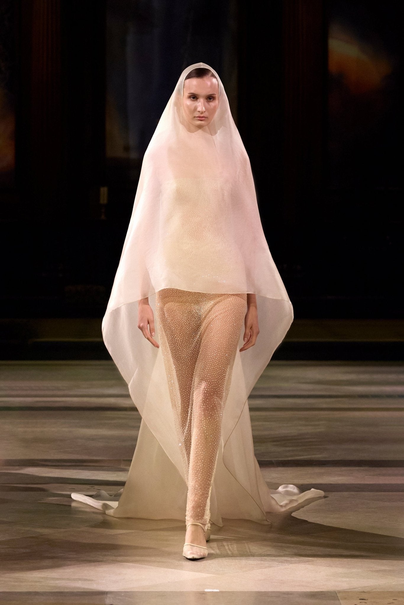 The Veil Cape Set - Montsand