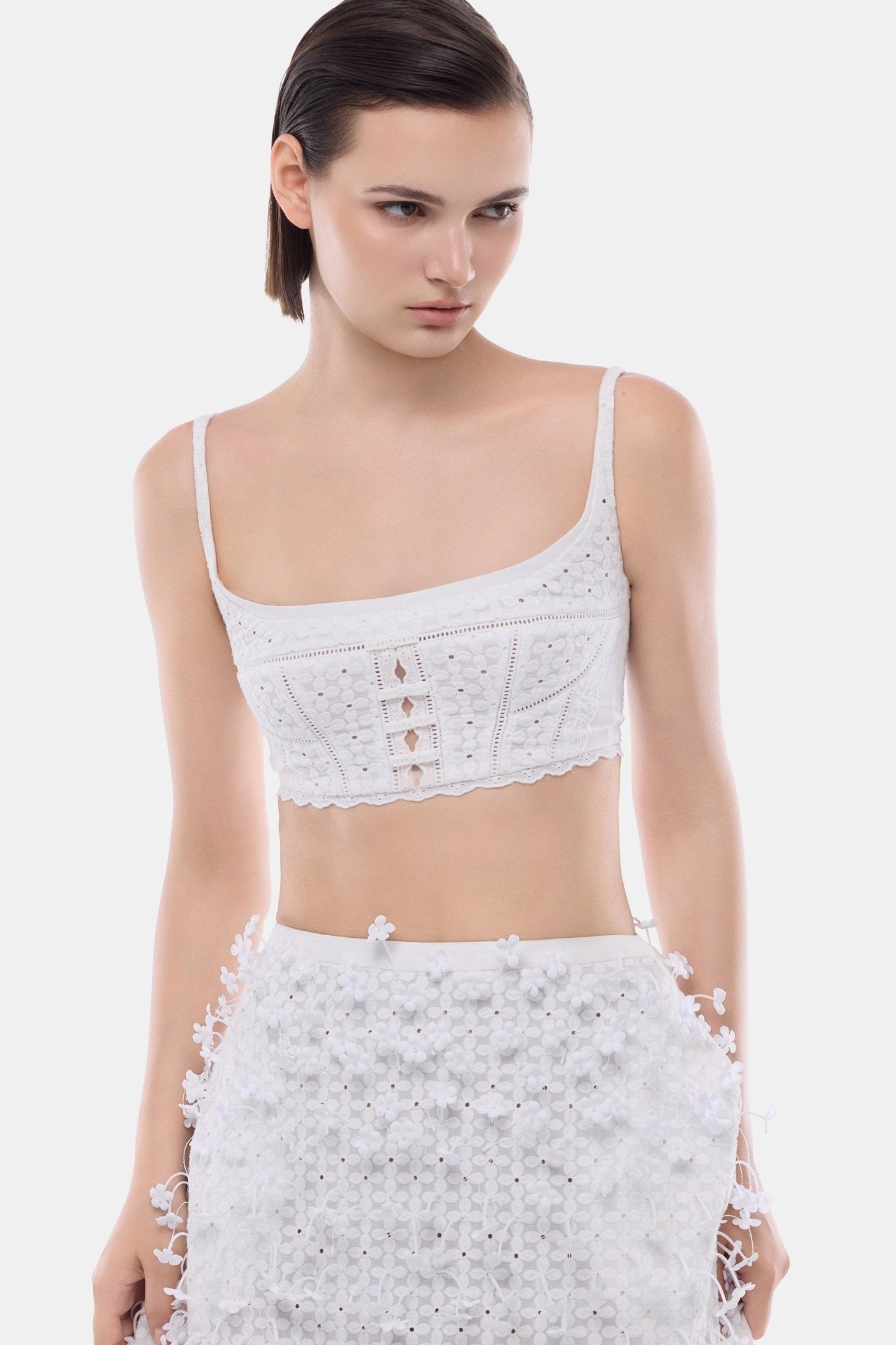 White 3D Floral Mini Skirt - Montsand