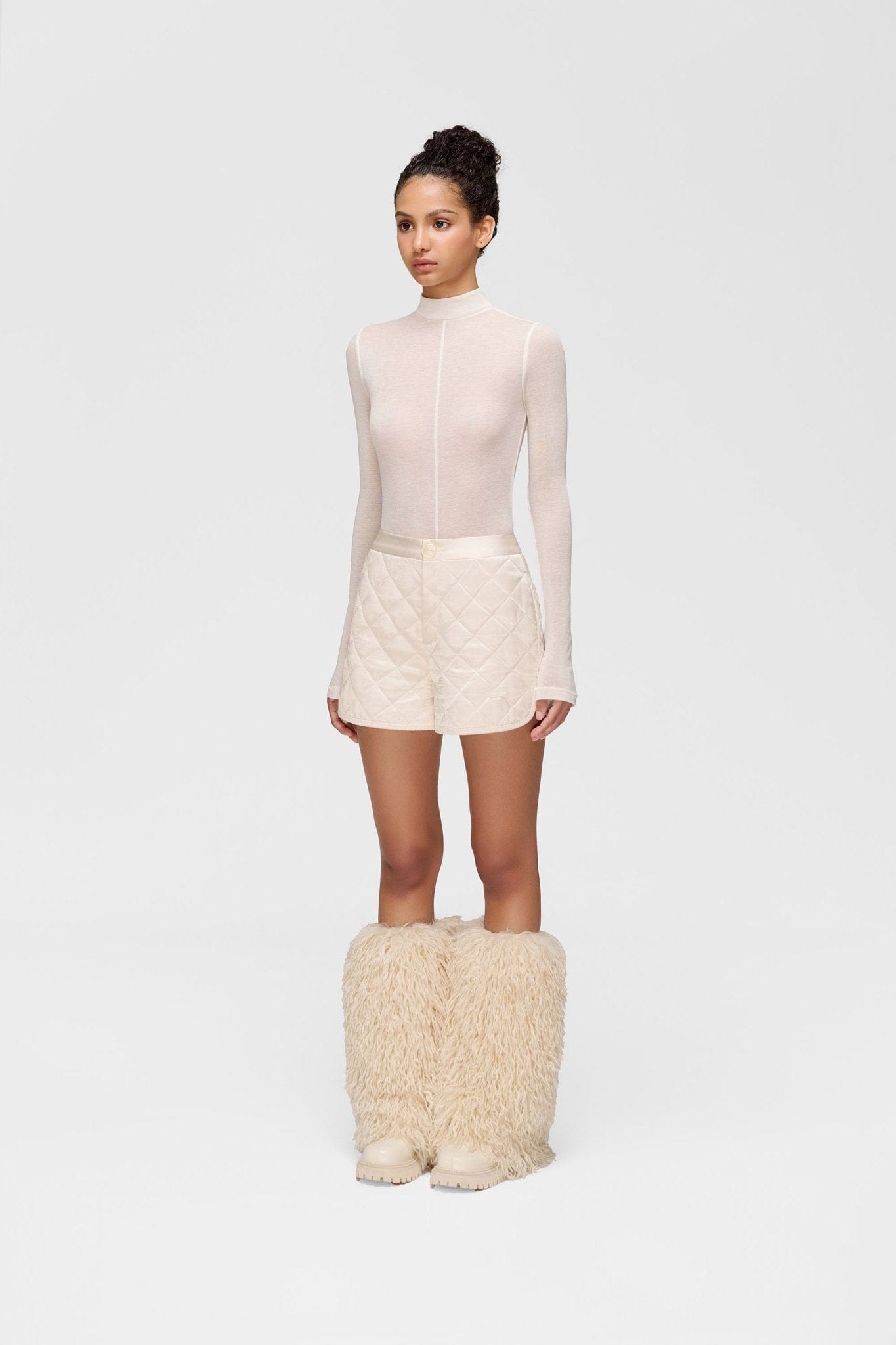 White Alice Short - Montsand