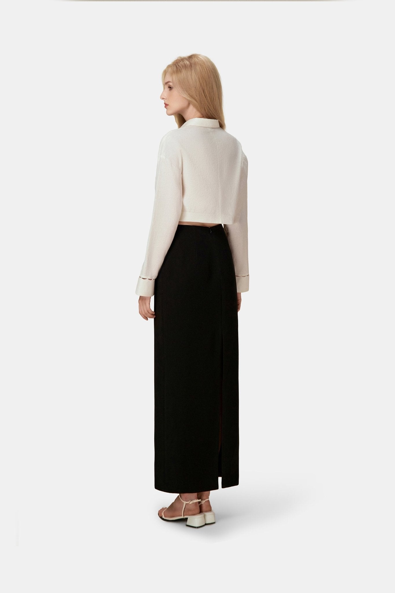 White Convallaria Black Skirt - Montsand