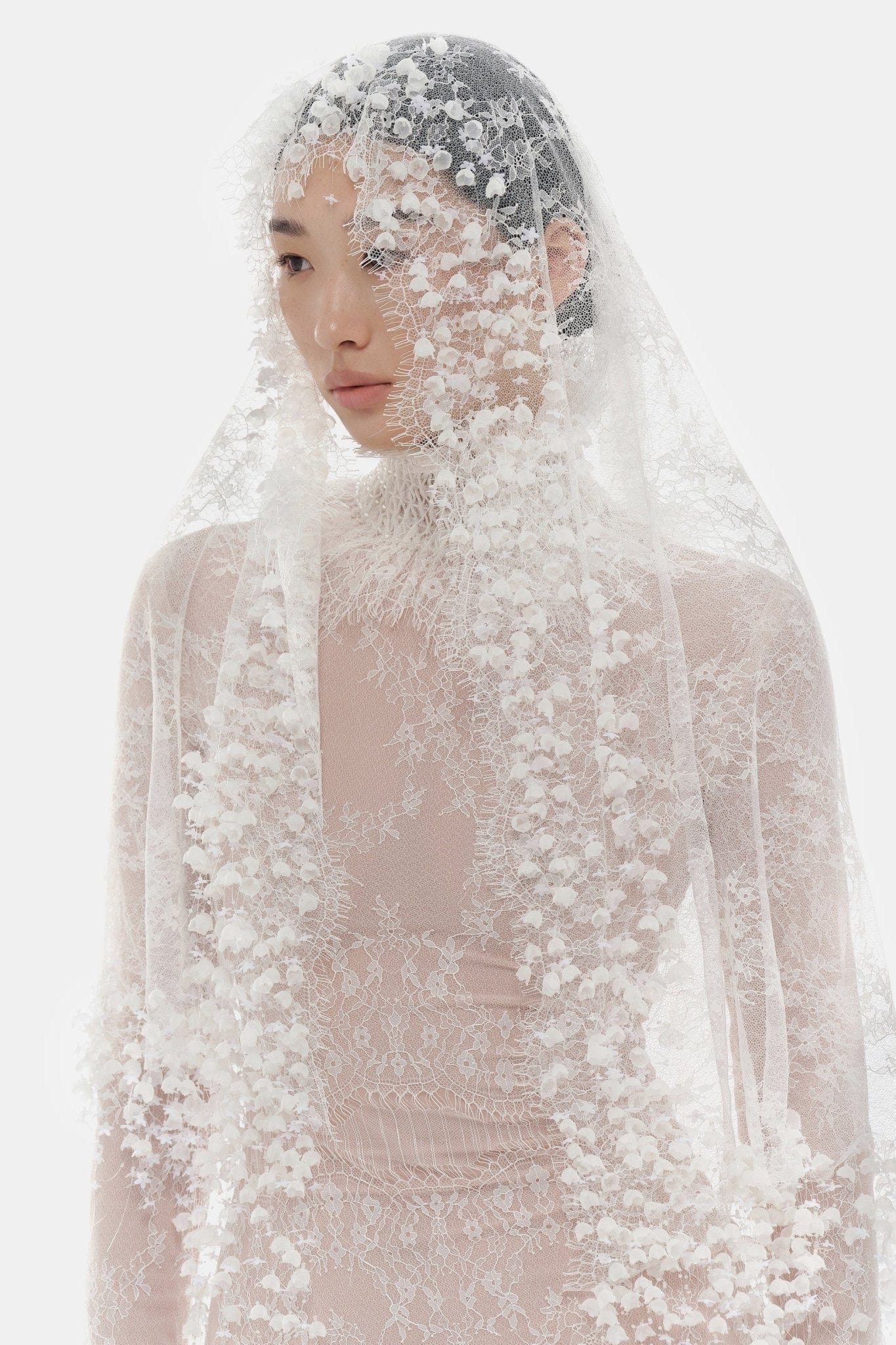 White Flowers Headscarf - Montsand